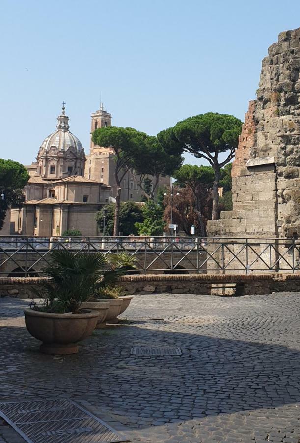 Luxury House Colosseo Rome Bagian luar foto