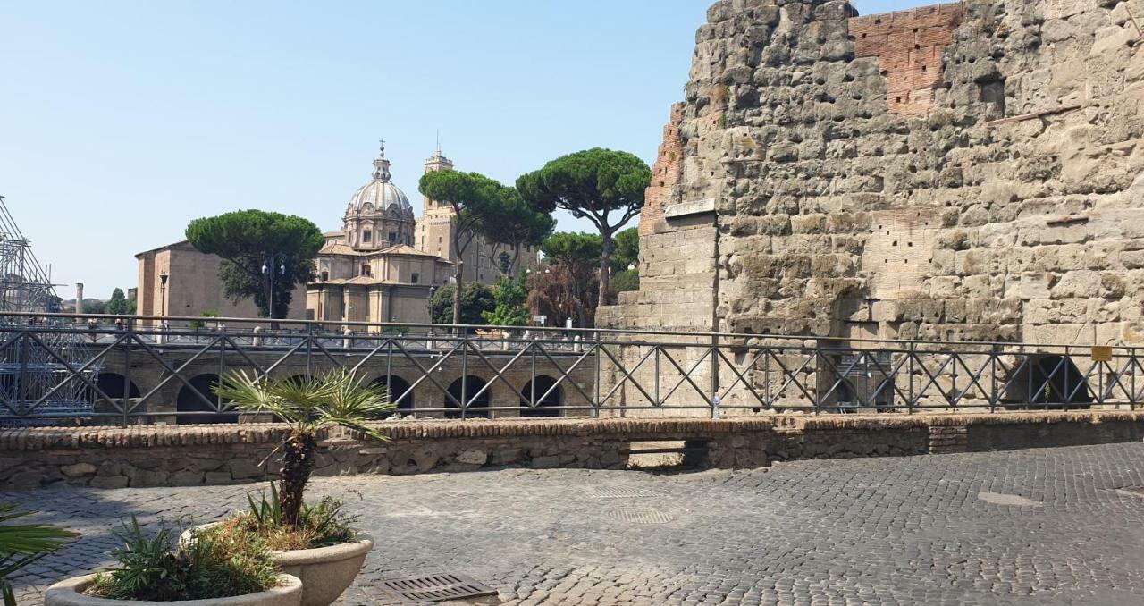 Luxury House Colosseo Rome Bagian luar foto