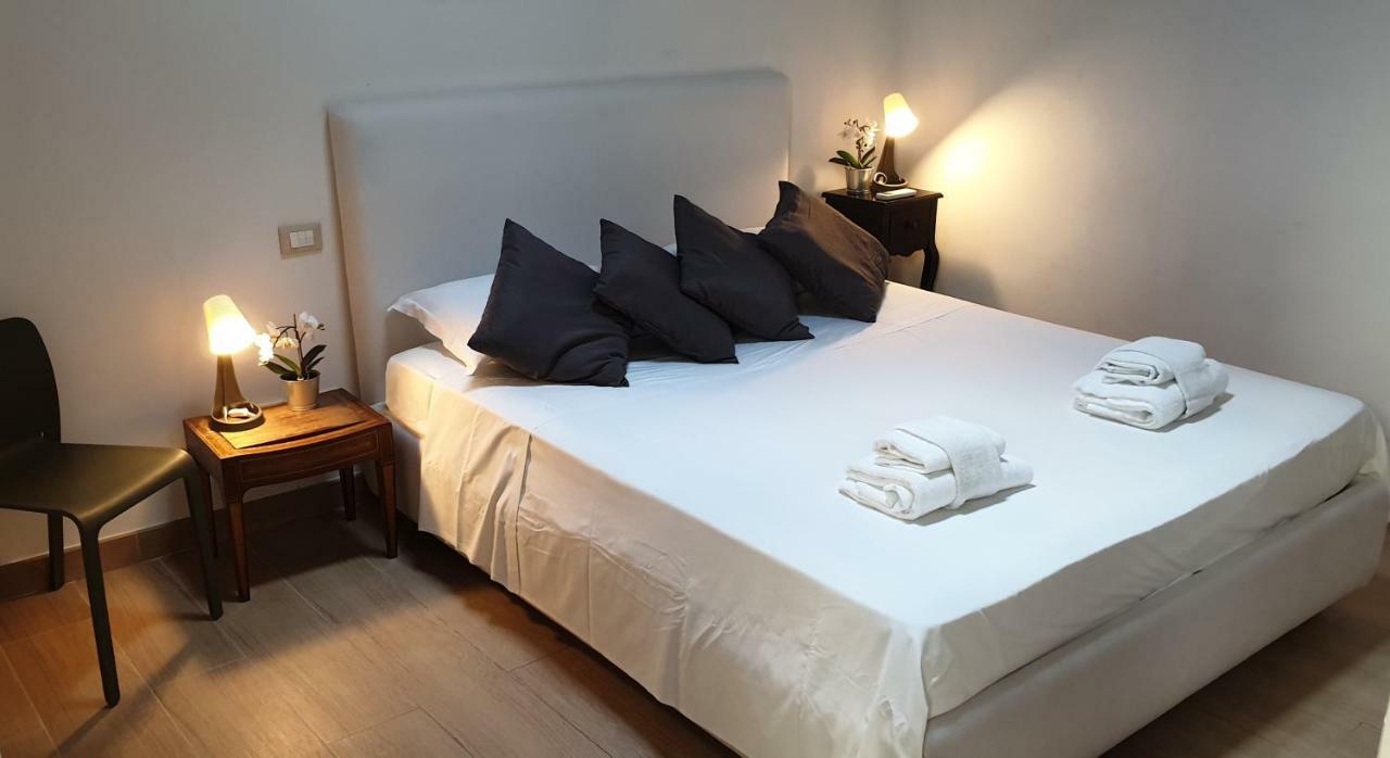 Luxury House Colosseo Rome Bagian luar foto